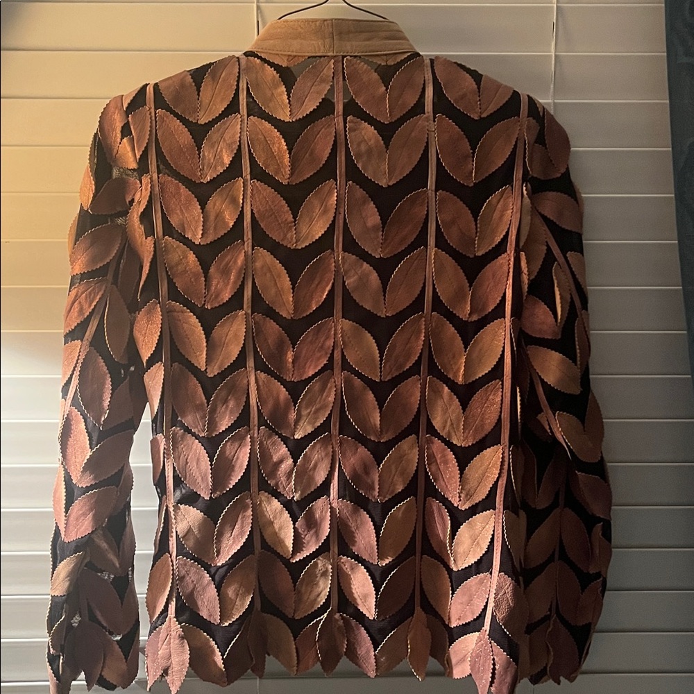 Leaf Patterned Jacket With Zipper - image 5